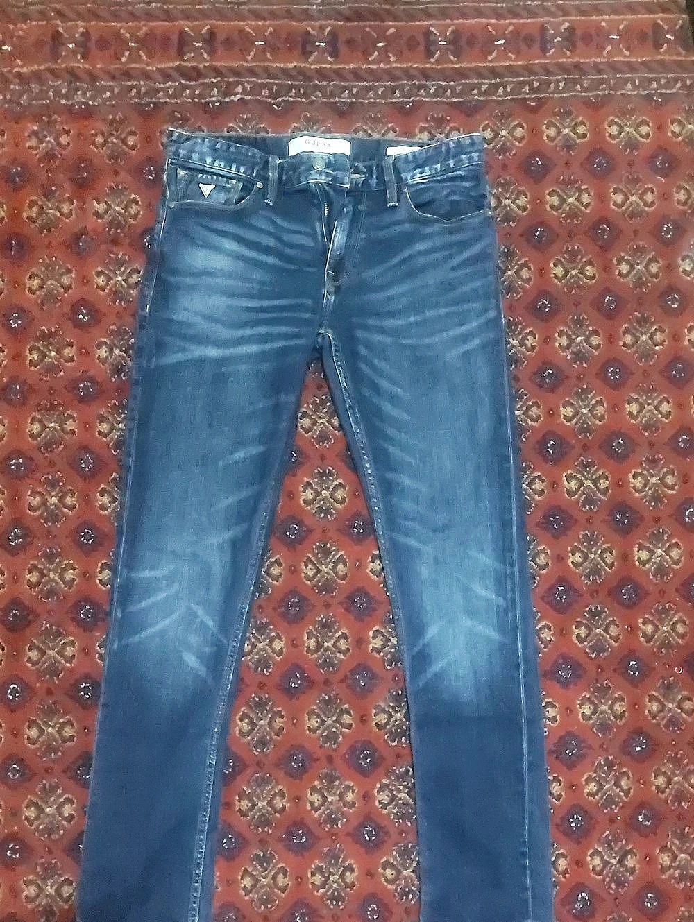 GUESS Skinny Jeans in Blue